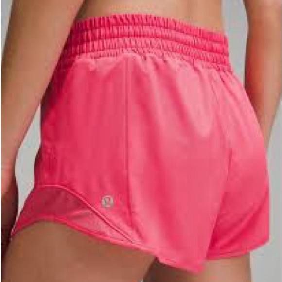 lululemon athletica Pants - Lululemon NWT Hotty Hot LR Short 2.5” Lined Shorts
